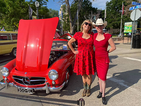 Laure%20and%20kelly%20and%20a%201955%20Mercedes
